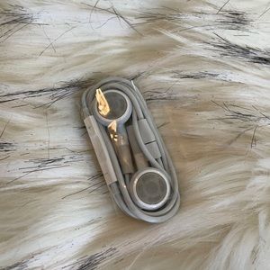 Apple ear buds brand new